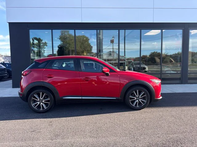 Used 2016 Red Mazda Grand Touring image 2