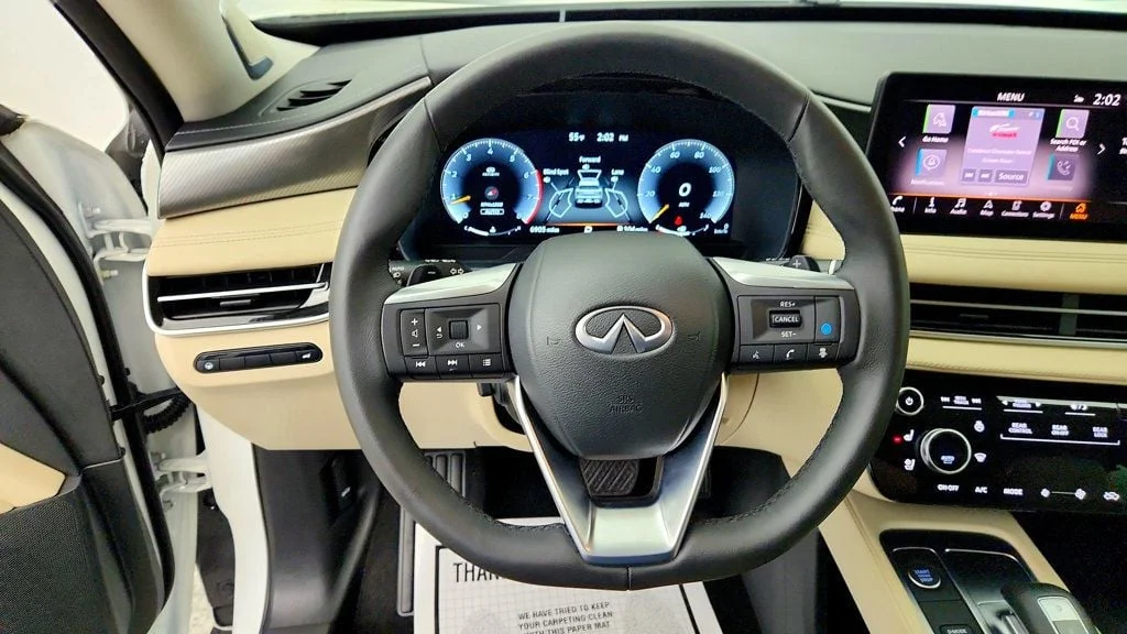 Used 2025 Majestic White INFINITI LUXE AWD image 14