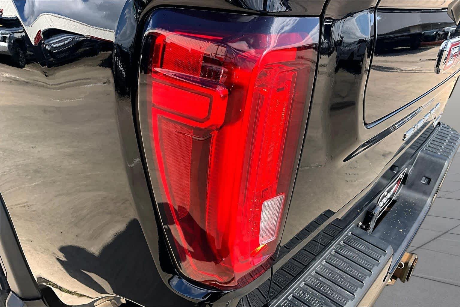 Used 2020 Onyx Black GMC AT4 image 29