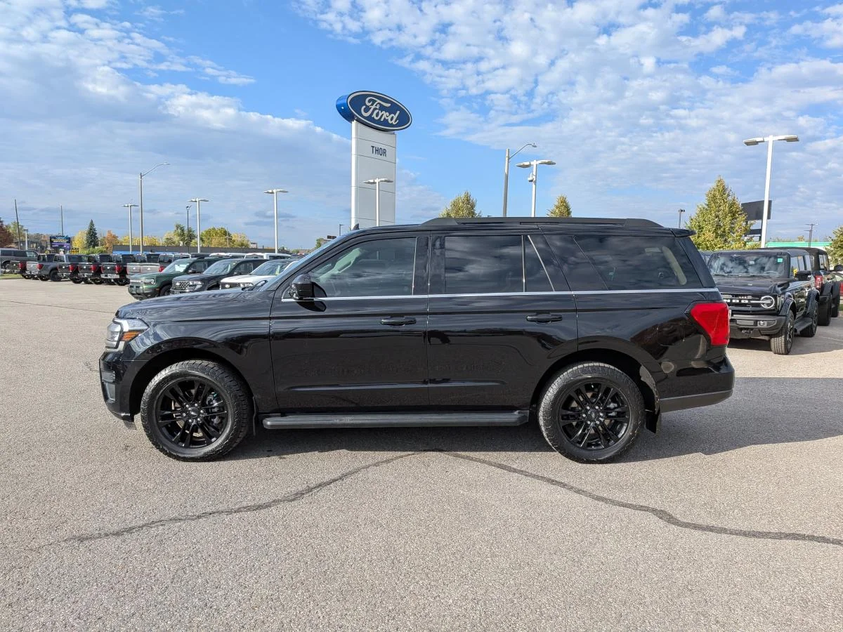 Used 2024 Black Ford XLT image 12