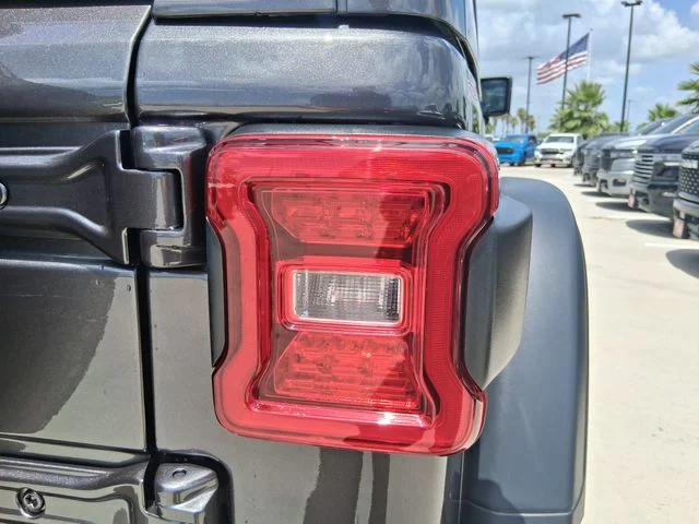 New 2026 Granite Crystal Metallic Clear-Coat Exterior Paint Jeep Rubicon image 11
