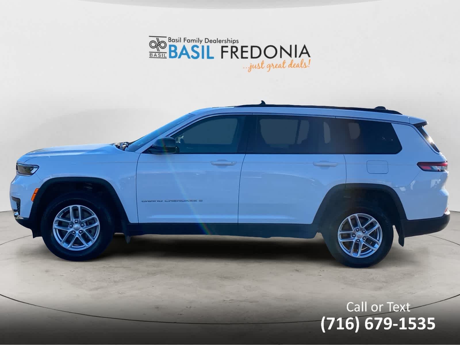 Used 2025 Bright White Clearcoat Jeep Laredo X image 2