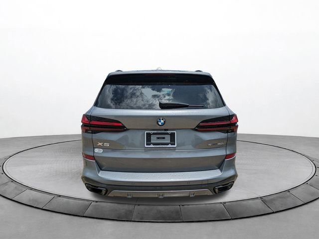 Used 2024 Skyscraper Grey Metallic BMW sDrive40i image 5