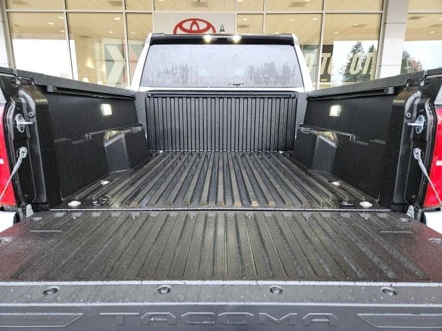 2025 Toyota Tacoma SR5 - Photo 15