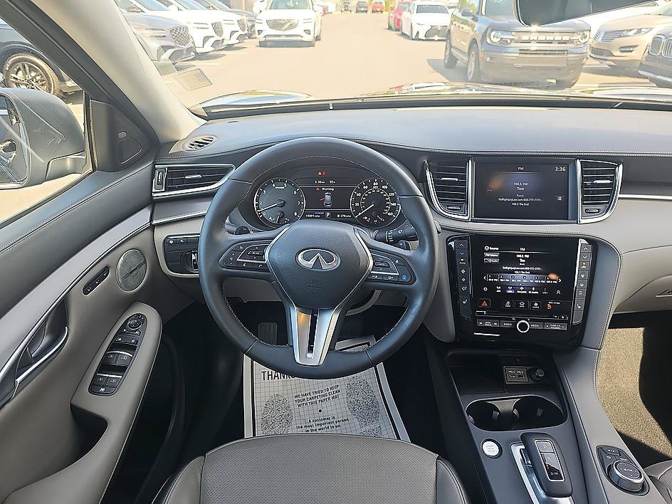 Used 2024 Black Obsidian INFINITI LUXE image 18