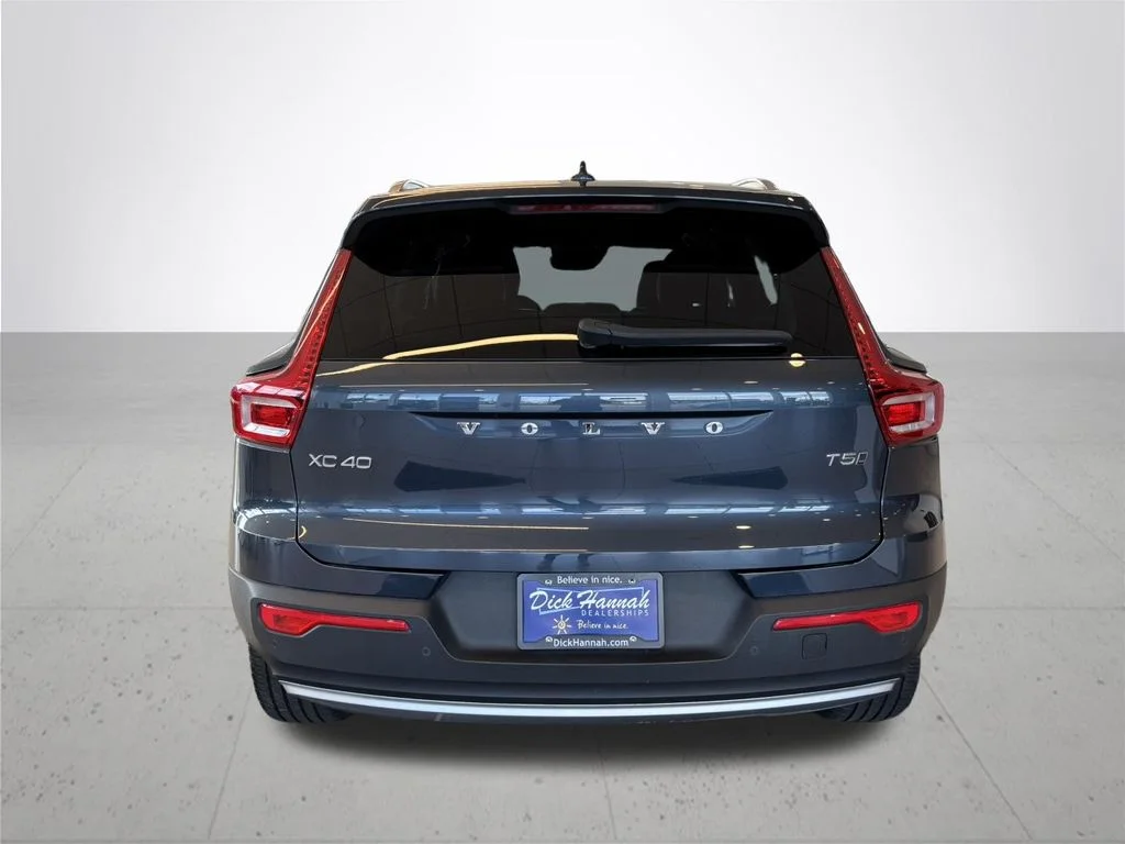 Used 2022 Blue Volvo Momentum image 8