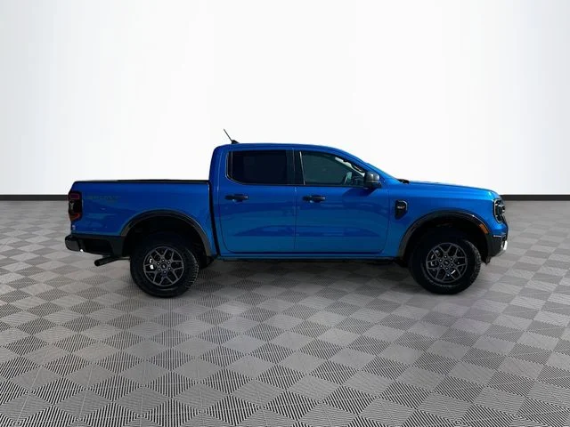 Used 2024 Blue Ford XLT image 4