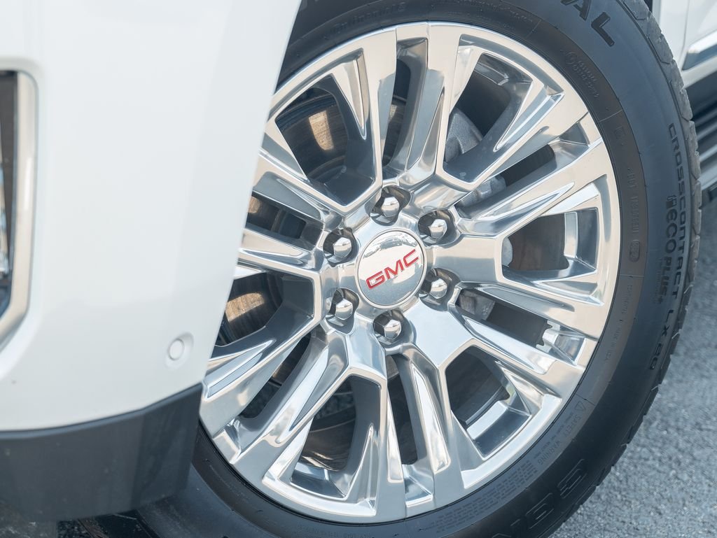 Used 2024 White GMC Denali image 9