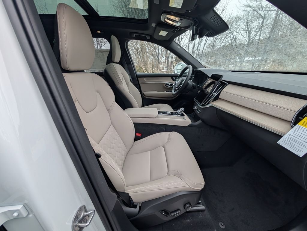New 2026 White Volvo B6 Plus 7-Seater image 4