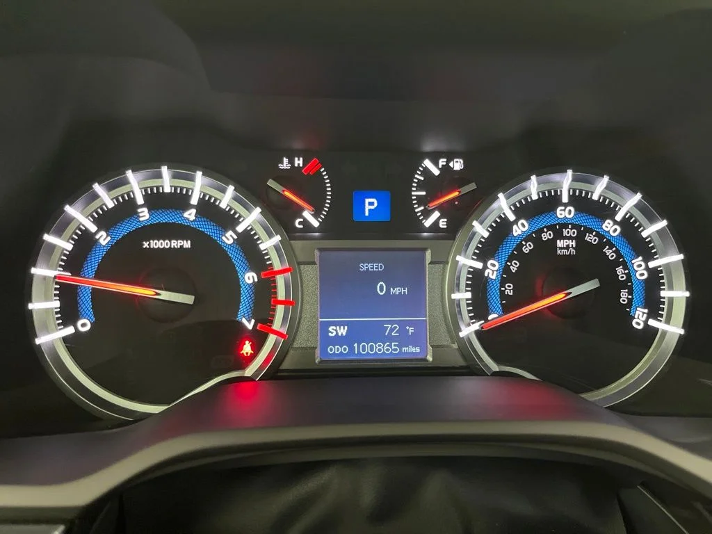 Used 2018 White Toyota SR5 Premium image 9