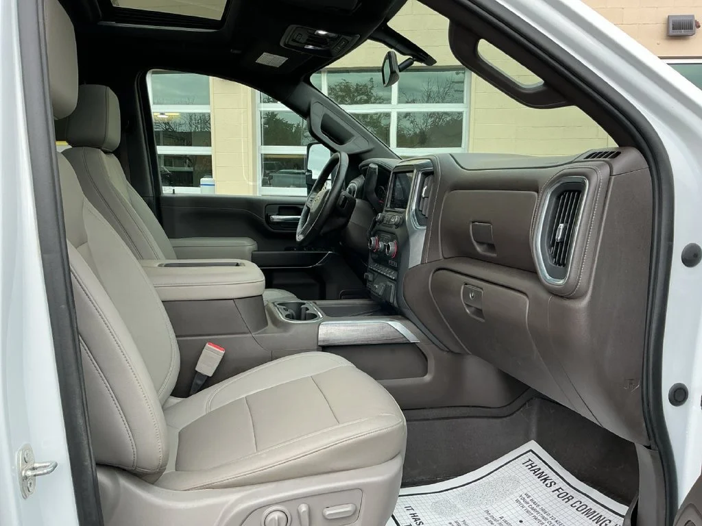 Used 2022 SUMMIT WHITE Chevrolet LTZ image 32