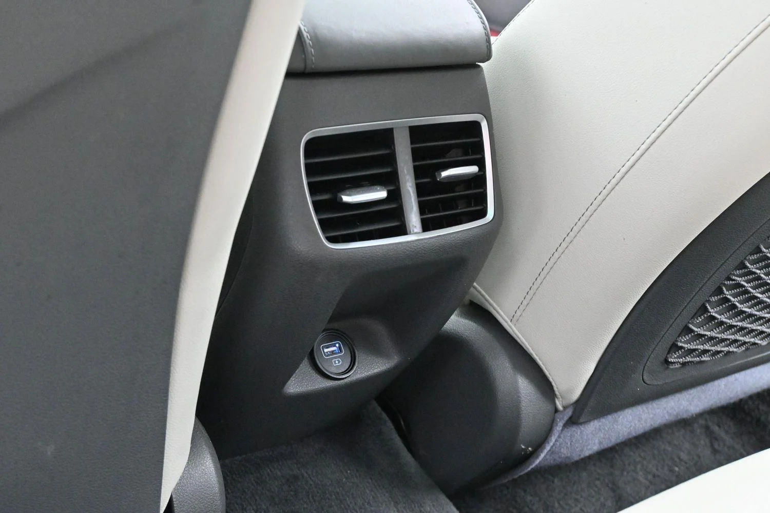 Used 2020  Hyundai SEL image 33