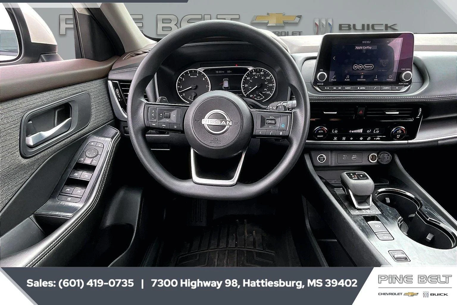 Used 2022 Pearl White Tricoat Nissan SV image 5