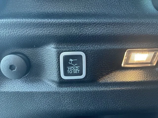 Used 2021 Silver Jeep Limited image 26