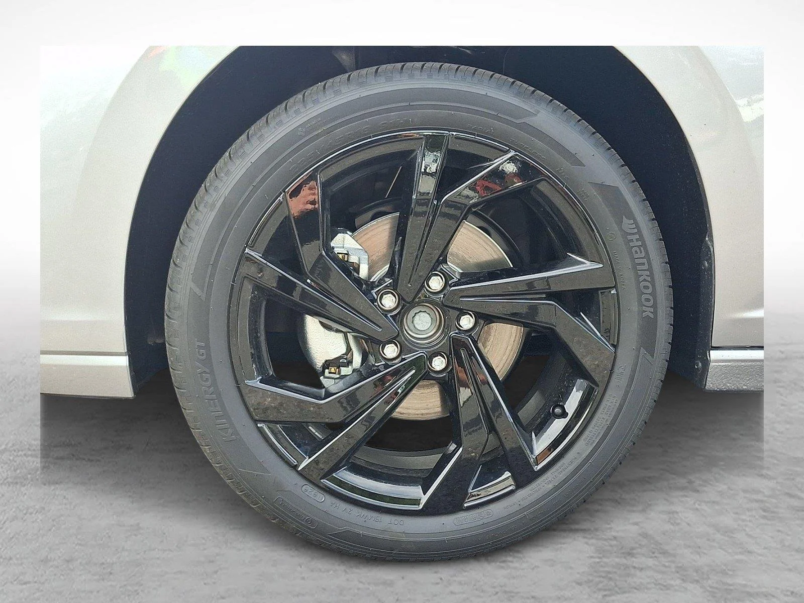 New 2027 K2K2/PYRSILVMET Volkswagen SE image 7