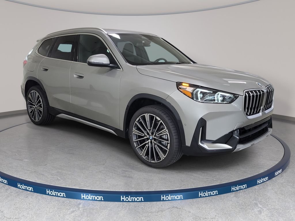 New 2026 Space Silver Metallic BMW xDrive28i image 3