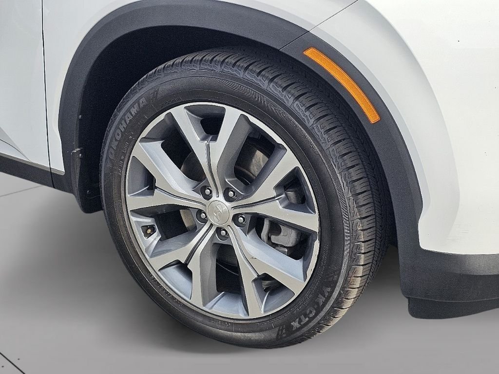 Used 2020 White Hyundai SEL image 9
