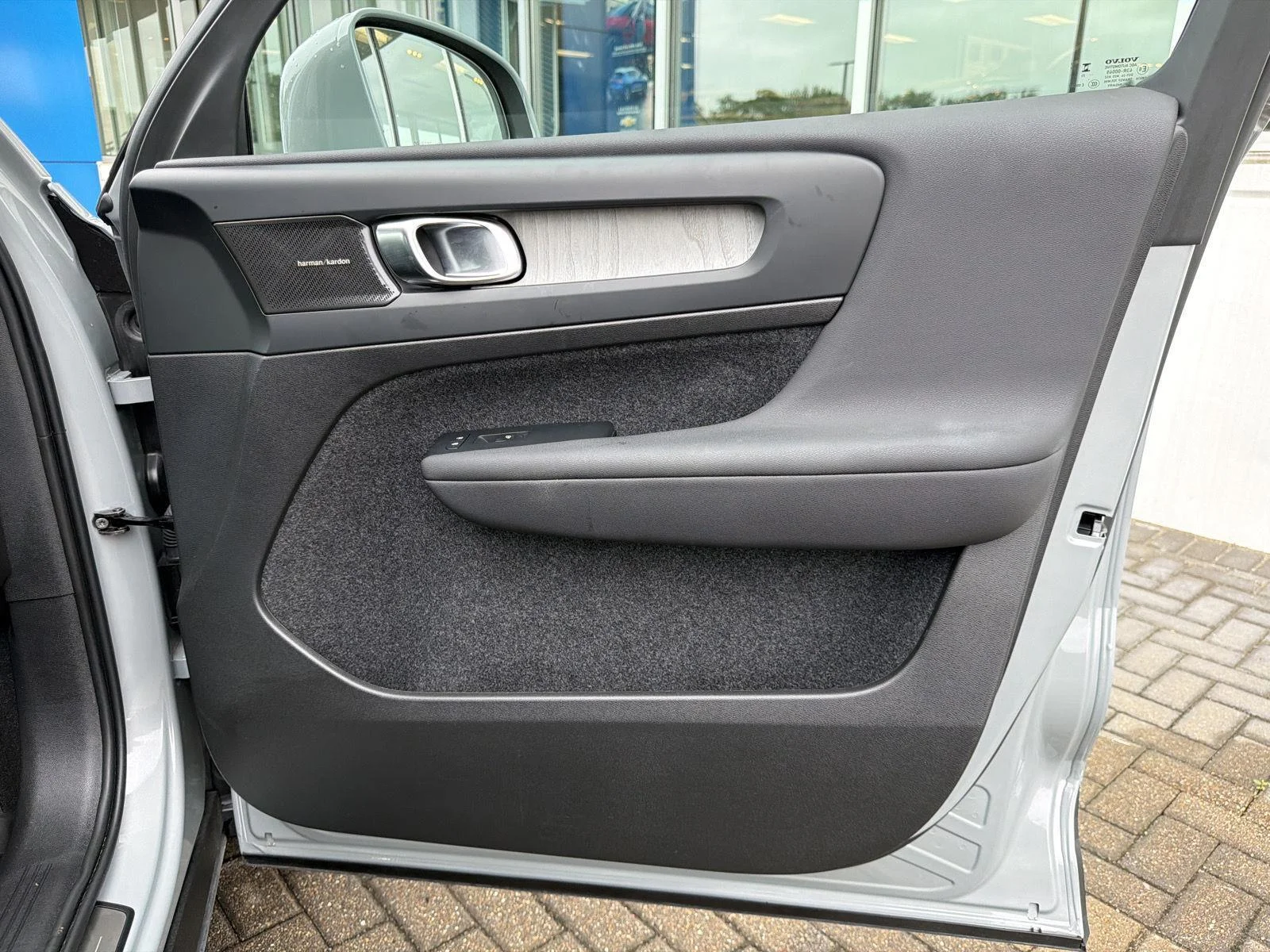 Used 2024 Vapor Grey Metallic Volvo Ultimate Bright Theme image 34