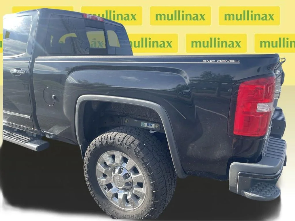 Used 2018 Black GMC Denali image 8