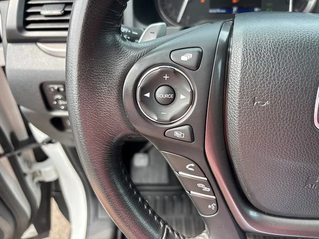 Used 2022 White Honda RTL image 20