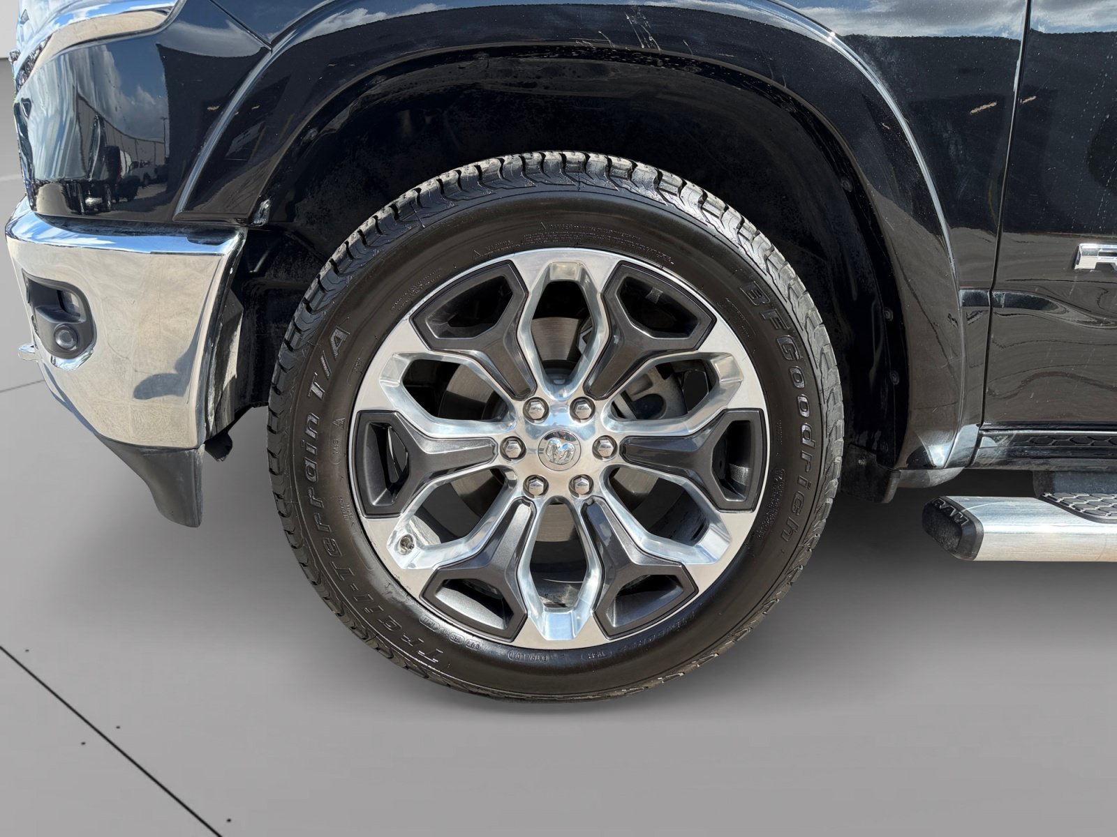 Used 2019 Diamond Black Crystal Pearlcoat Ram Longhorn image 9