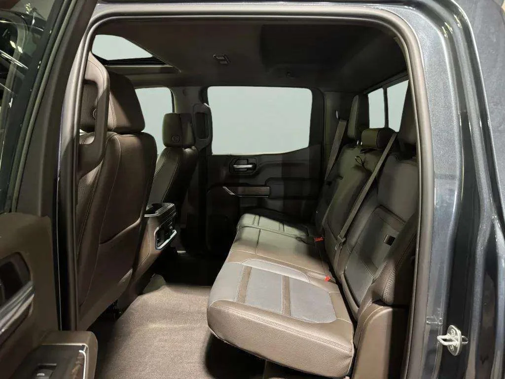 Used 2021 Green GMC Denali image 24