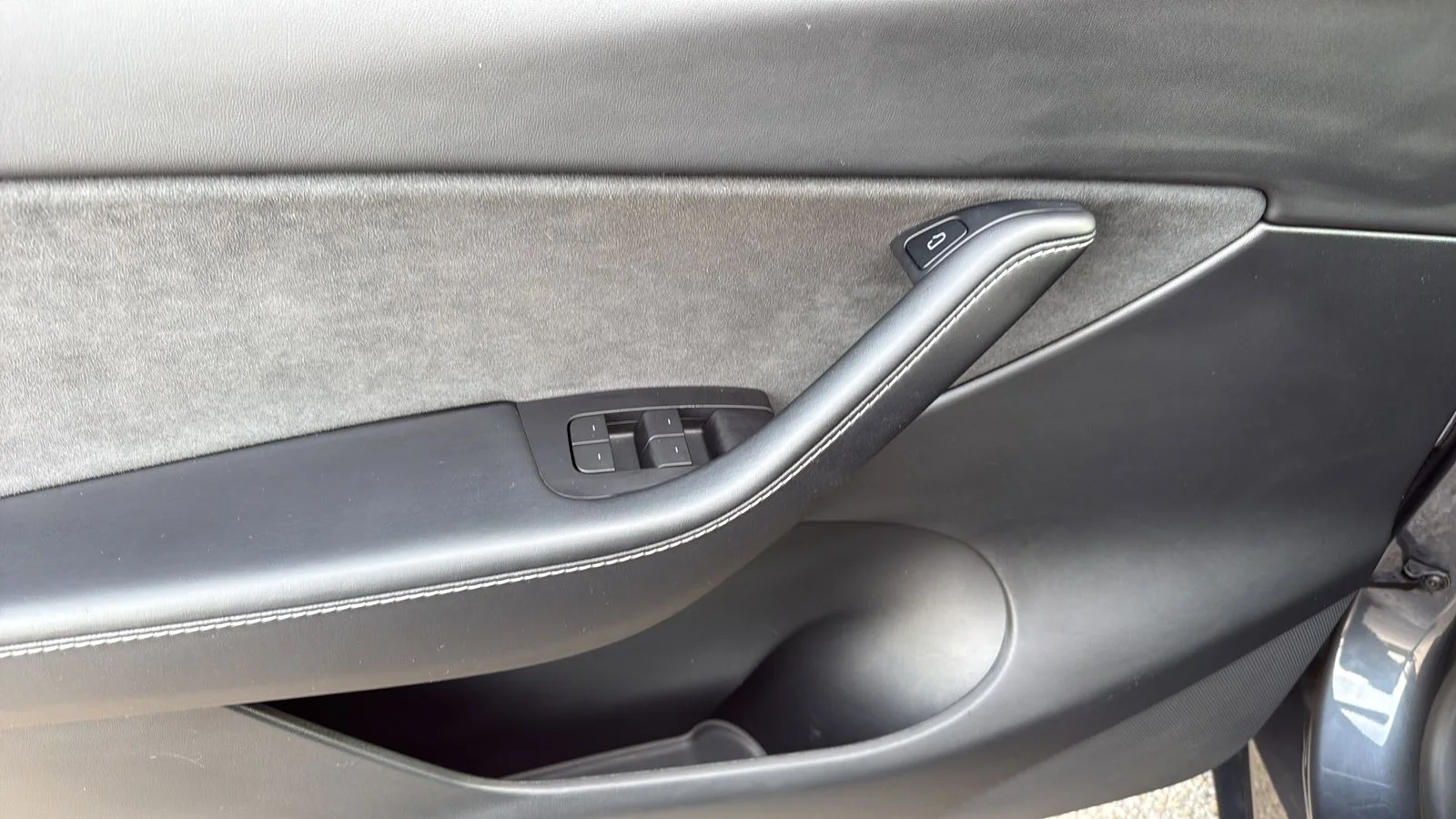 Used 2022 Black Tesla Long Range image 11
