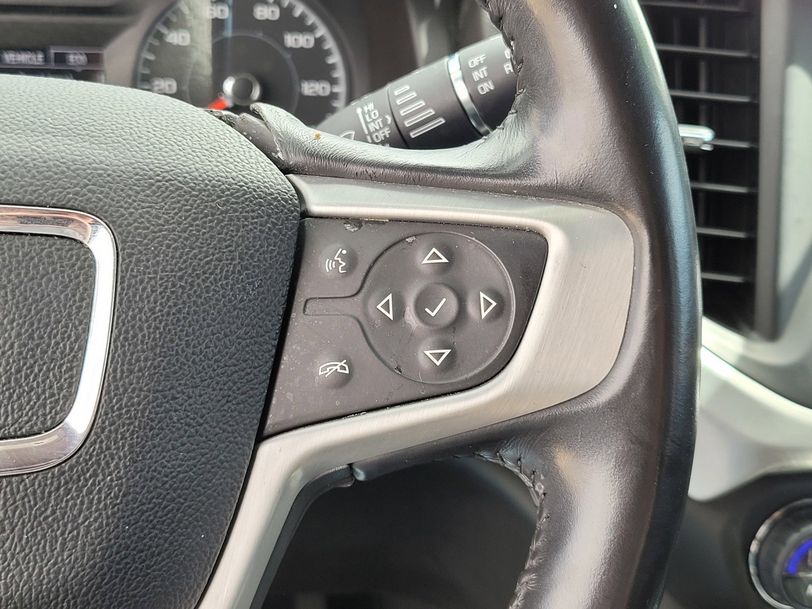 Used 2019 Red Quartz Tintcoat GMC SLE image 26