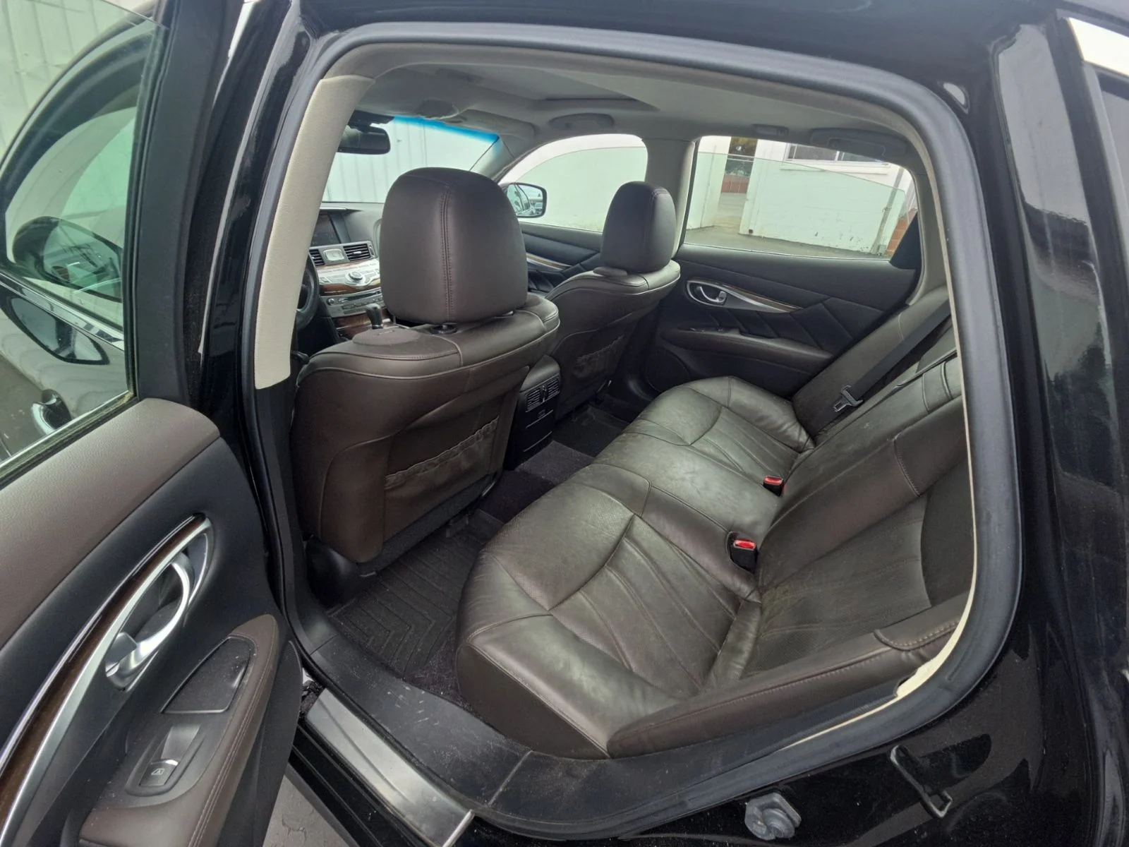 Used 2011 Black Obsidian INFINITI Base image 15