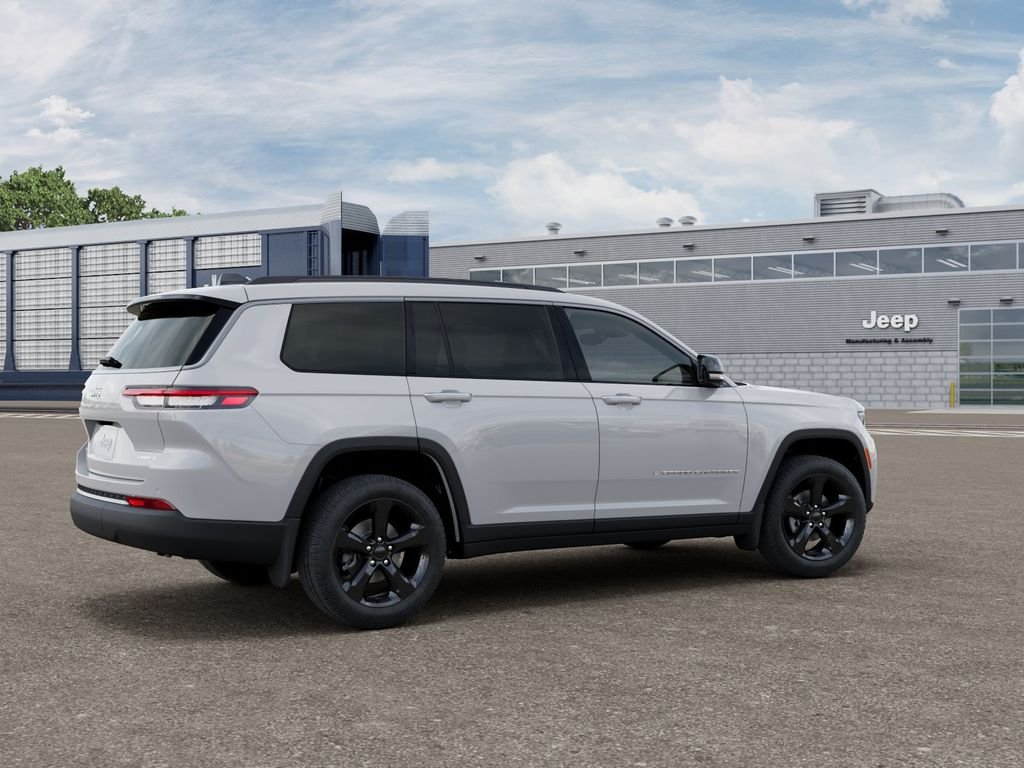 New 2026 Bright White Clear-Coat Exterior Paint Jeep Limited image 4