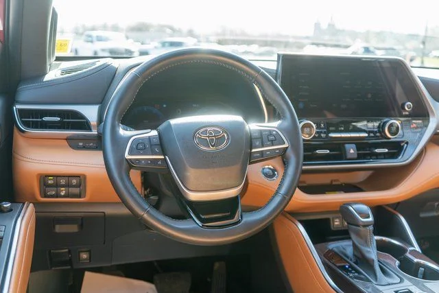 Used 2023 Red Toyota Platinum image 16