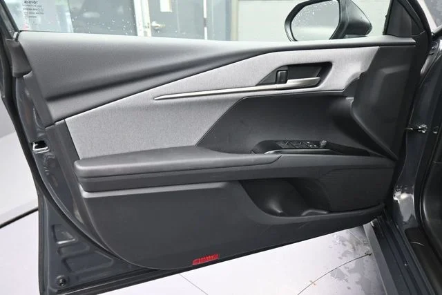 Used 2026  Toyota LE image 20