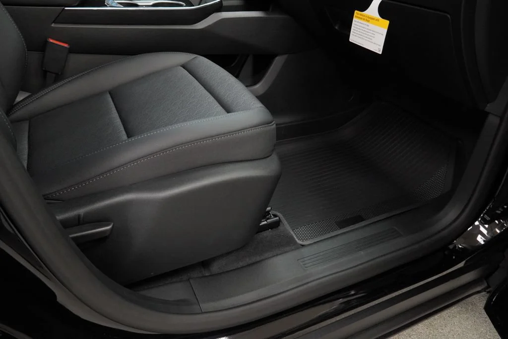 New 2027 Mosaic Black Metallic Chevrolet LT image 30
