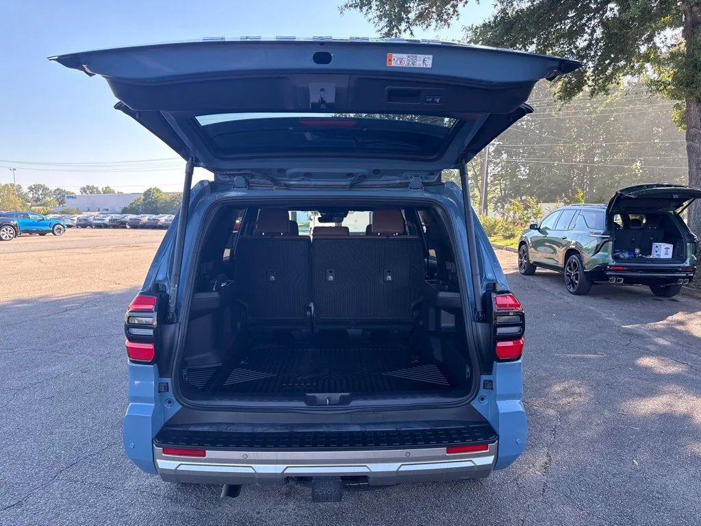 Used 2025  Toyota SR5 image 34