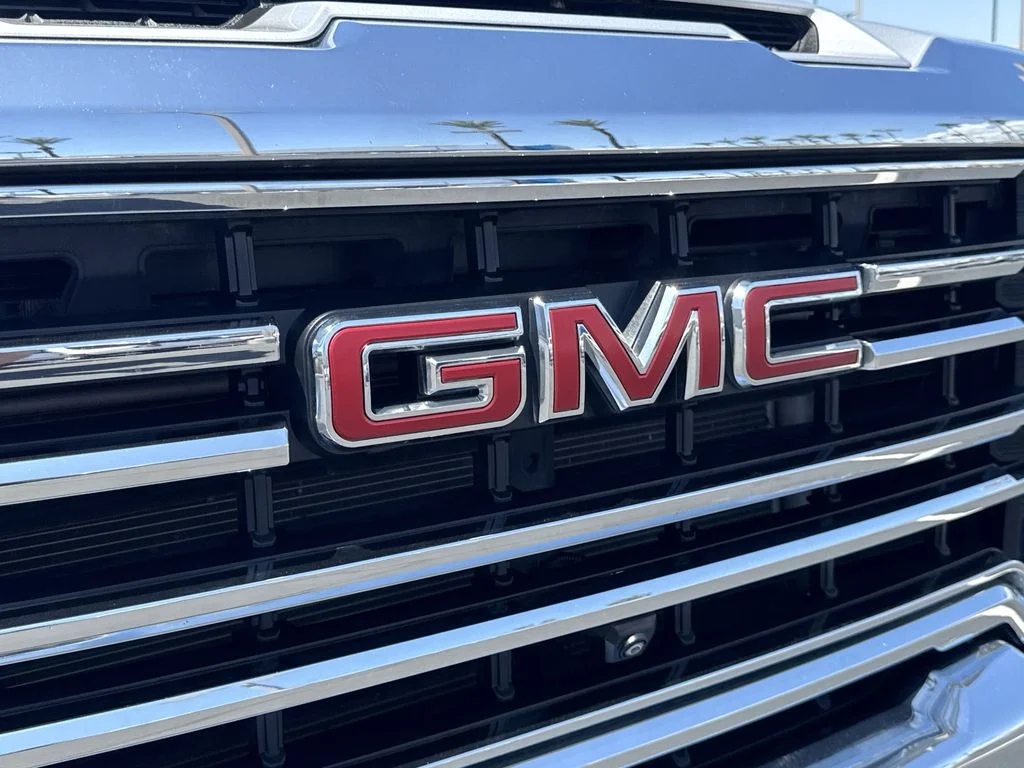 Used 2022 Silver GMC SLT image 32