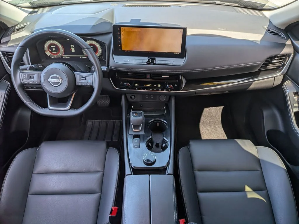 Used 2024 Gold Nissan SL image 28