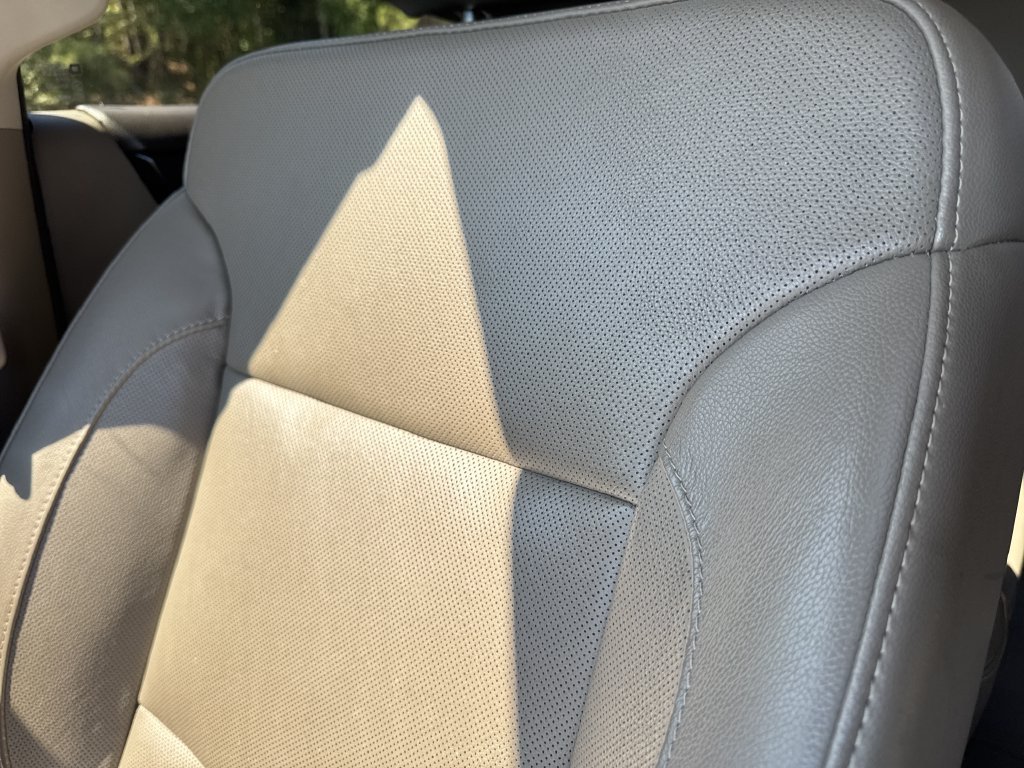 Used 2018 White GMC SLT image 29