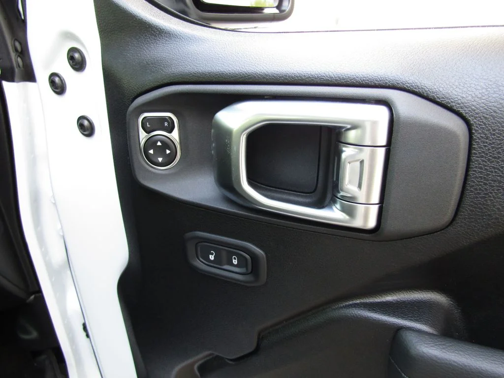 New 2026 Bright White Clearcoat Jeep Sport RHD image 20