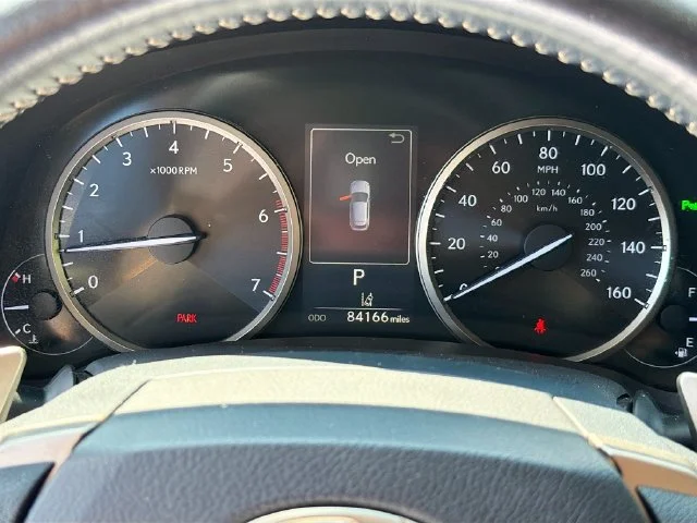 Used 2018  Lexus 300 Base image 12