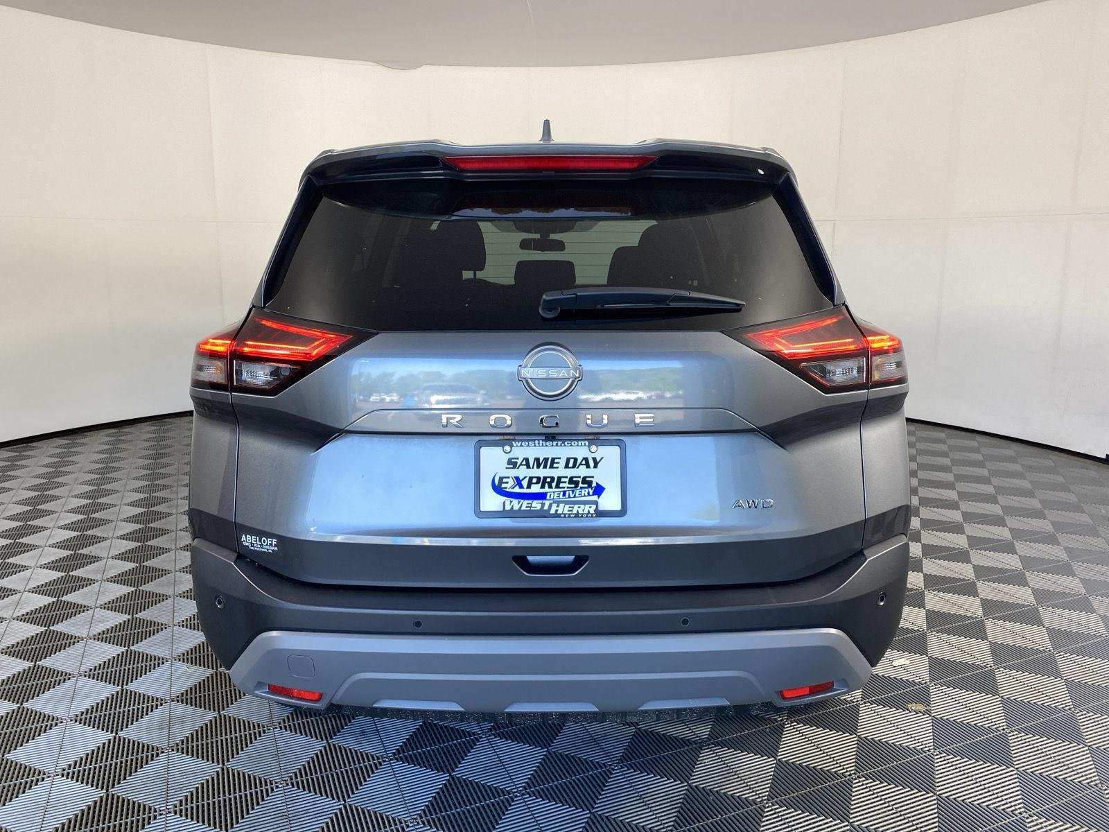 Used 2023 Gun Metallic Nissan S image 6