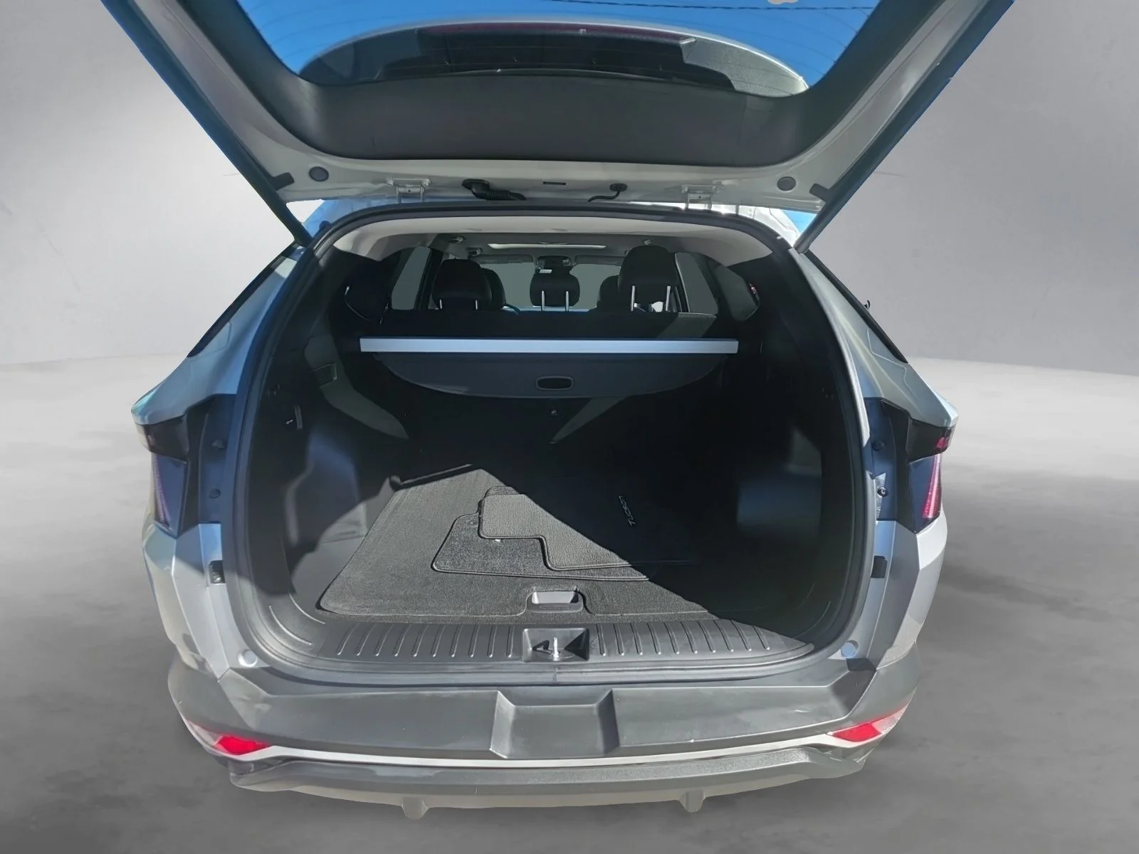 Used 2023 Silver Hyundai SEL image 42
