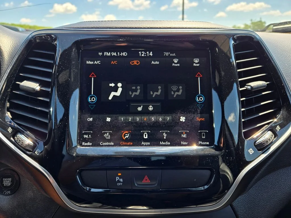 Used 2019 Red Jeep Limited image 24