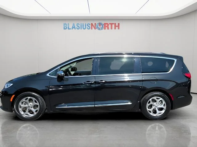Used 2023 Black Chrysler Limited image 8
