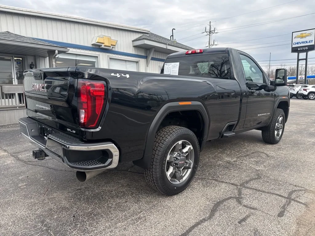 Used 2025 Onyx Black GMC SLE image 7