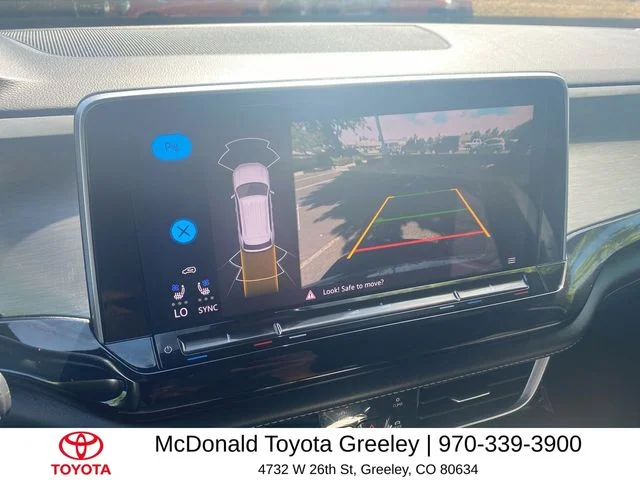 Used 2024 Gray Volkswagen 2.0T SE w/Technology image 17