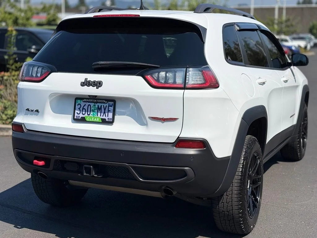 Used 2019 Bright White Clearcoat Jeep Trailhawk image 5