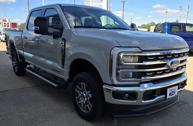 2026 Ford Super Duty F-350® Lariat®