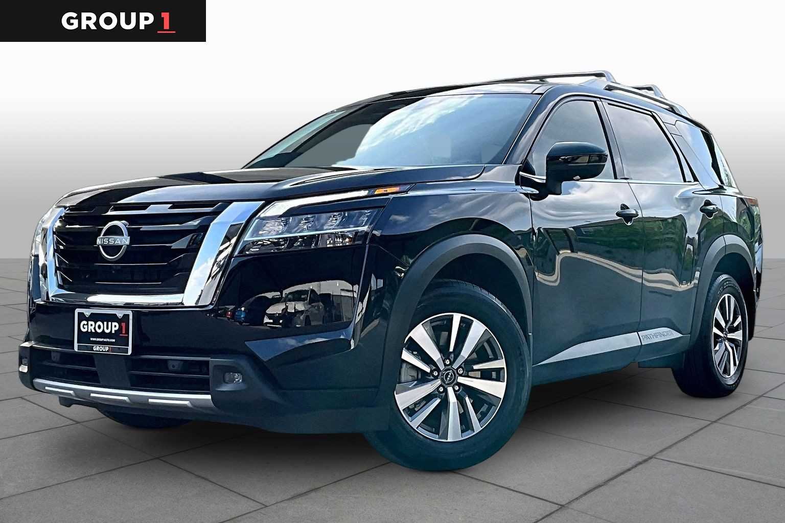 2023 Nissan Pathfinder SL