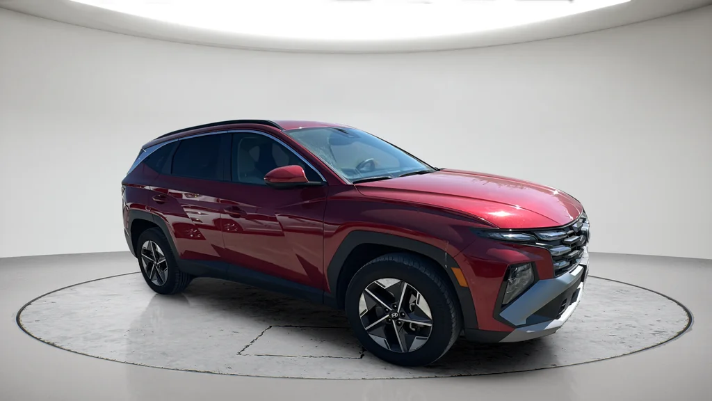 Used 2025 Red Hyundai SEL image 2