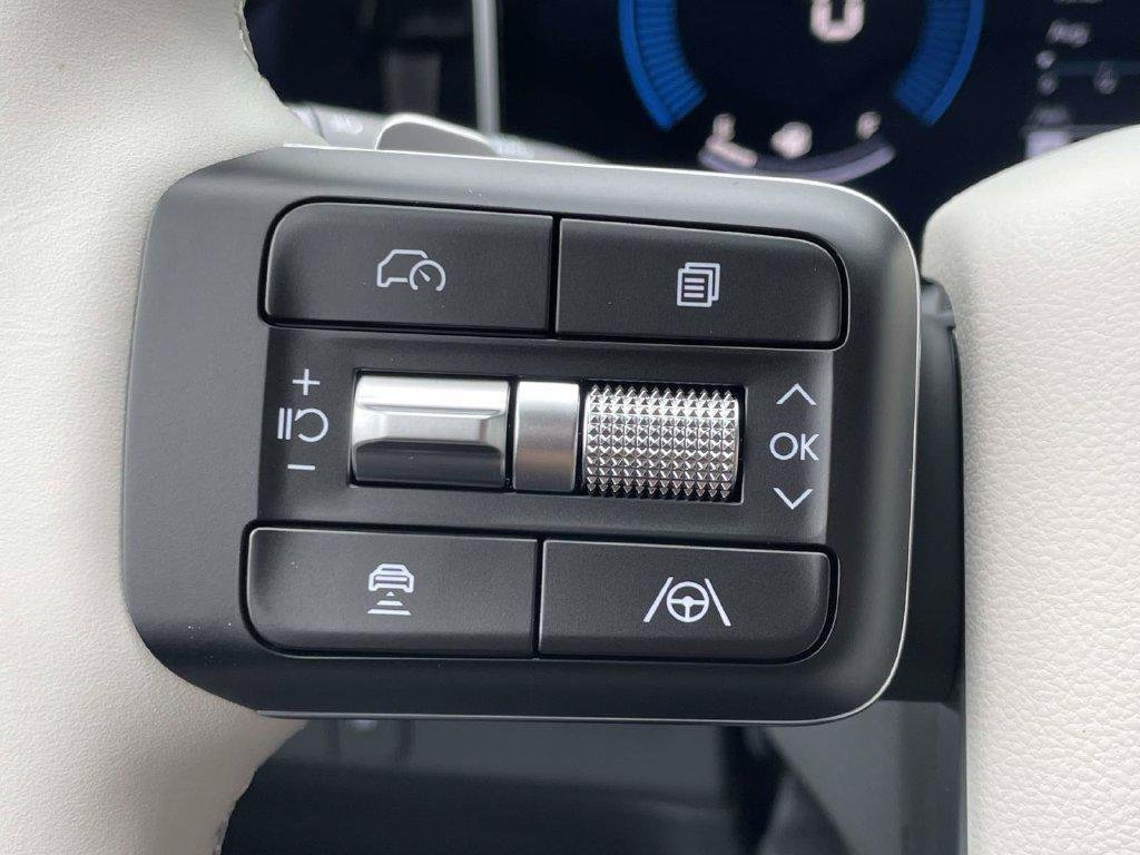 New 2027 Gray Hyundai SE FWD image 20
